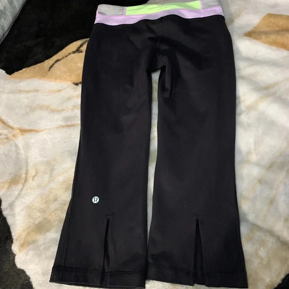 Lululemon gather and crow crop - Picture 7 of 10